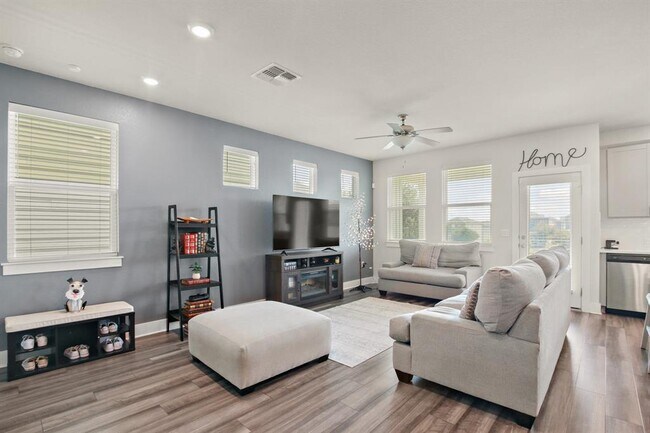 Photo - 7507 Grand Linden Wy