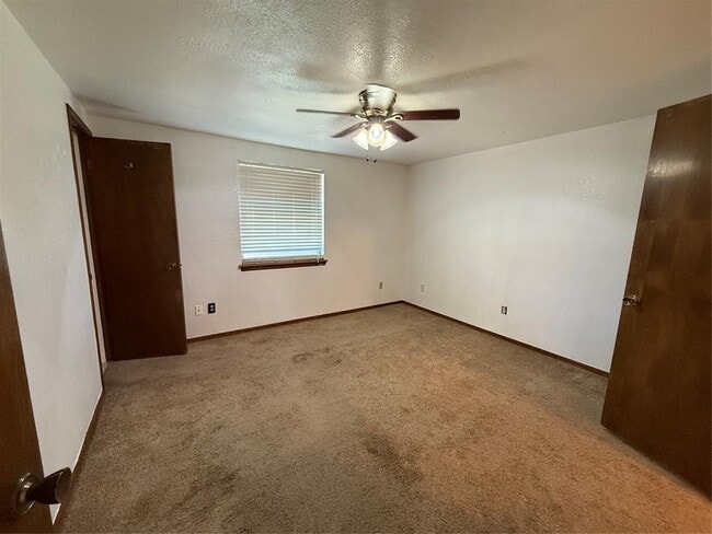 Photo - 1071 Raintree Mansion