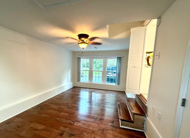Photo - 302 Rolling Acres Dr