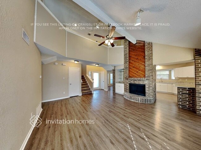 Photo - 2032 Rochelle Ln