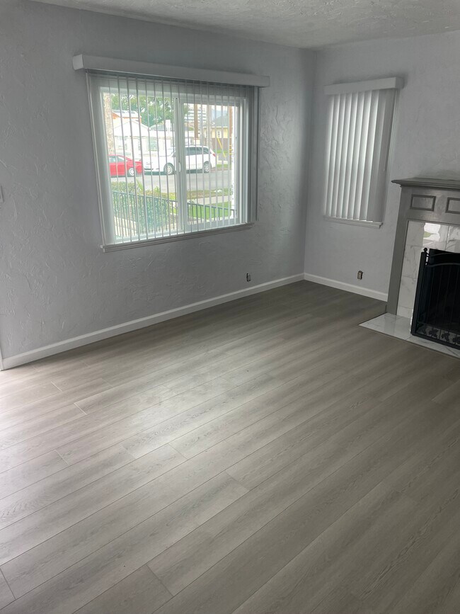 Building Photo - 14642 Kittridge St Unit 14642