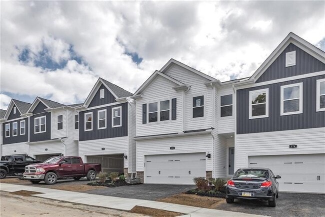 Photo - 126 Scotland Ln
