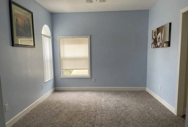 Photo - For Rent in Kissimee in 34747 - 4 Bedrooms / 2 Bath Condo Unit A