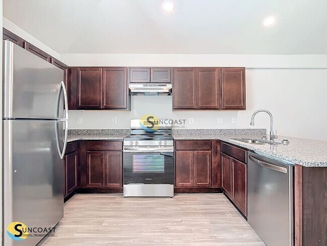 Photo - 290 Longley Dr