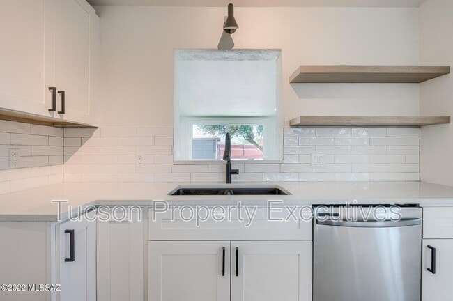 Photo - 2901 E Seneca St