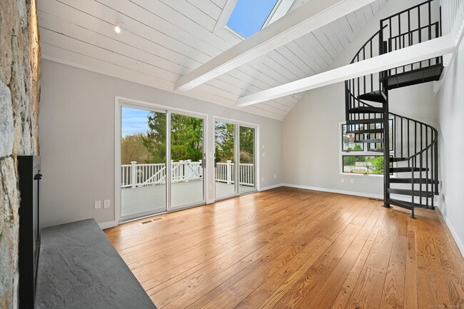 Photo - 144 W Norwalk Rd