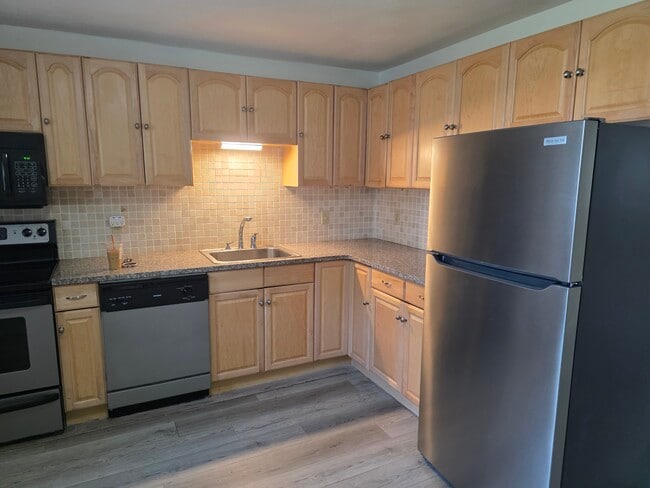 1803 Mineral Spring Ave Unidad B 14