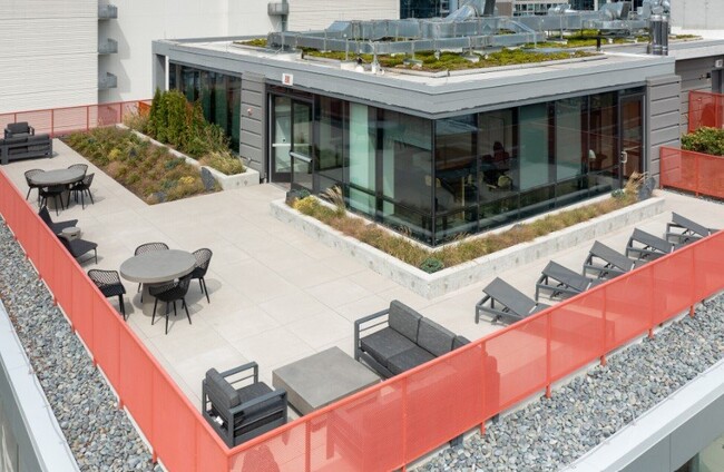 Photo - 65 E 14th St