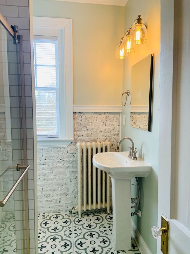 Photo - 1 BR, 3rd floor Apartment in Downtown Greensboro, Water & Heat Included