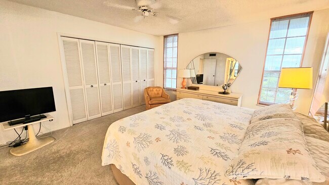 Photo - 575 Oaks Ln Unidad 1010