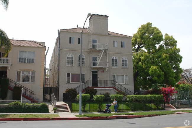 4160 Rosewood Ave