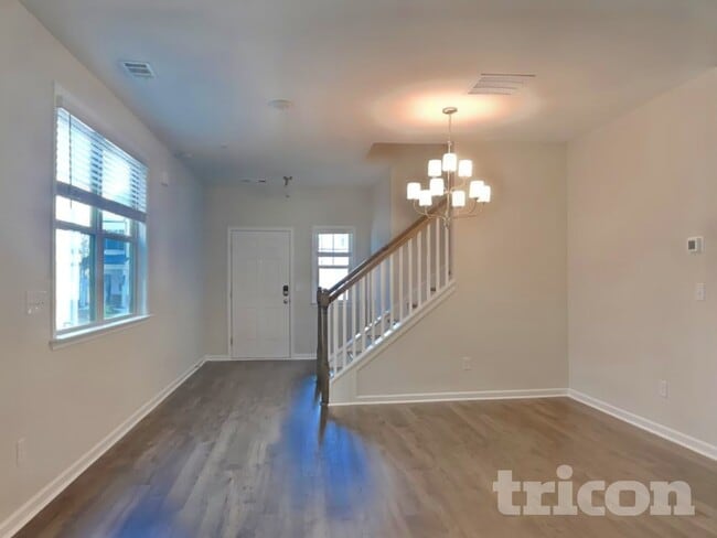 Photo - 184 Chapelcrest Ln