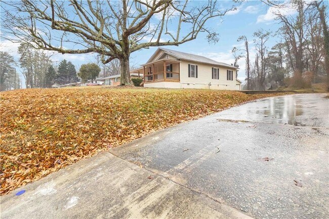 Photo - 2141 Fairburn Rd SW