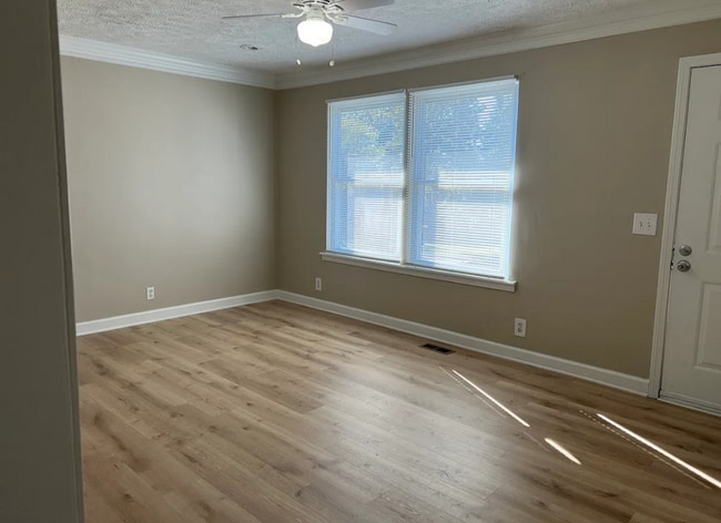 Photo - 824 Oak Leaf Dr