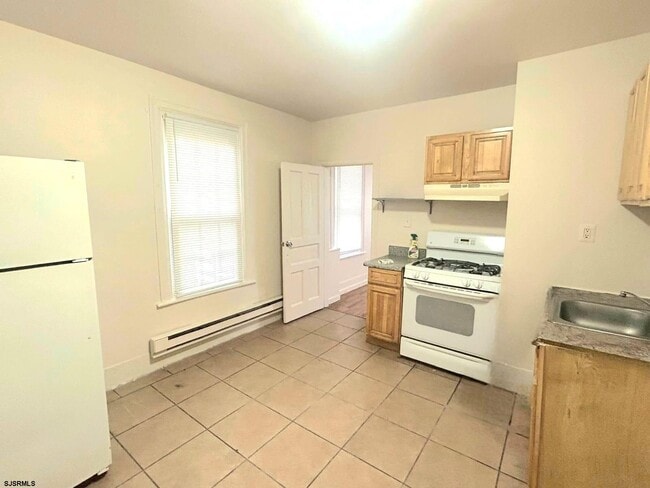 Building Photo - 2511 Pacific Ave