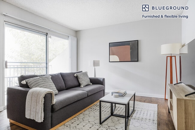 Photo - 3943 Veselich Ave Unidad SI FL2-ID1291