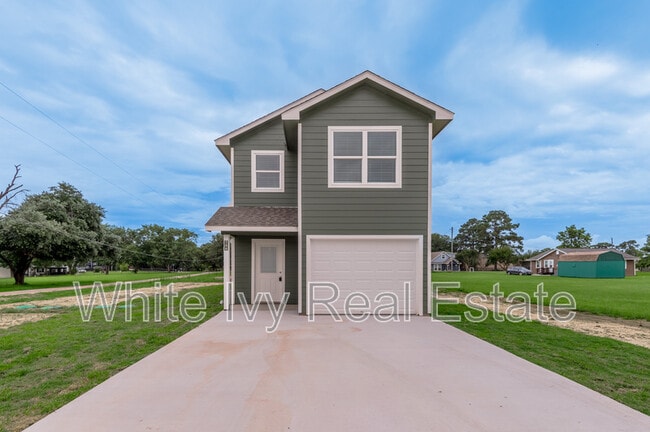 Photo - 250 N Shady Oaks Dr