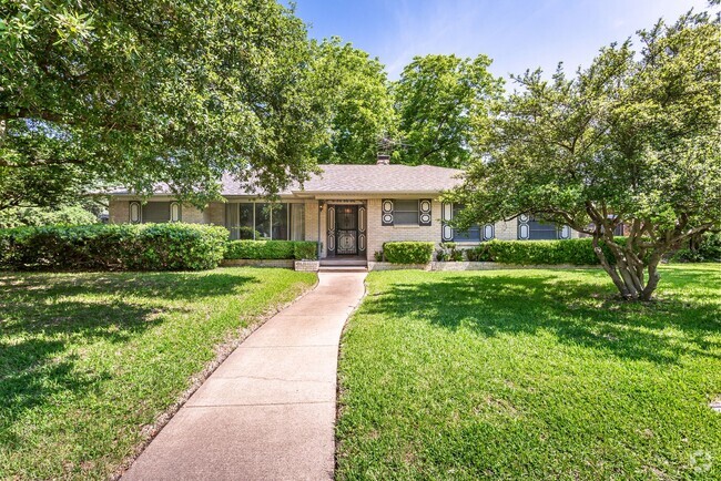 Building Photo - Charming 4-Bed, 2.5-Bath home in Universit...