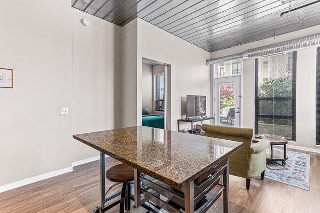 201 S 1st St Unit SI ID1596537P