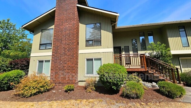 Building Photo - 1058 NE Sol Vei St Rental
