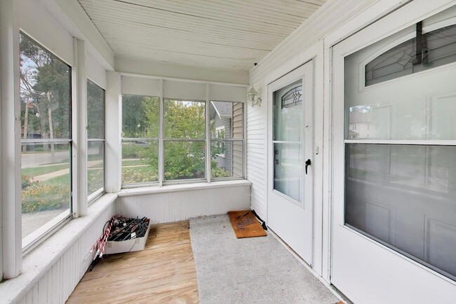 120 S Commonwealth Ave Unit 2