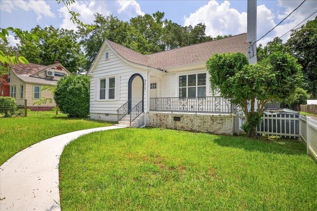 Photo - 717 E Tennessee St