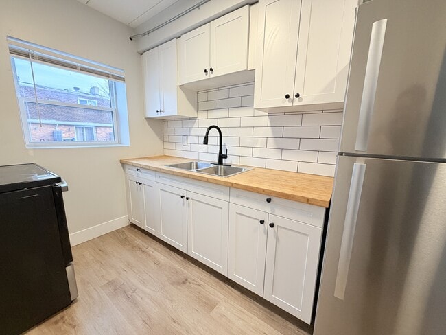 Building Photo - 301 Indian Rd S Unit 5