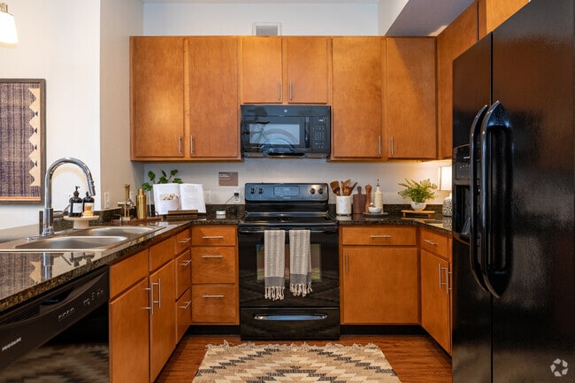 1BR, 1BA - Longs Peak - 701SF