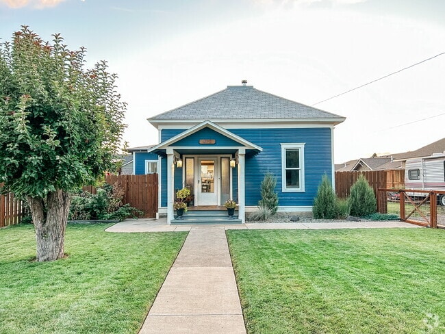 Building Photo - 809 S Willow St Rental