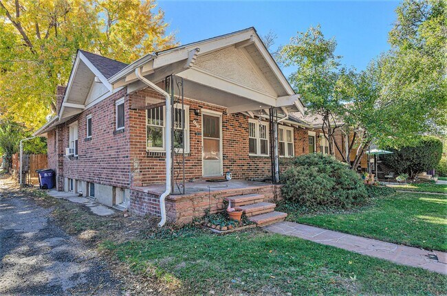 Photo - Spacious 2 bedroom home in the heart of Ci...