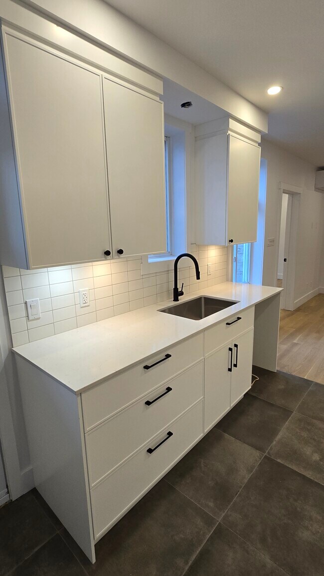 Photo - 2035 Rue De Chambly Unit 2035