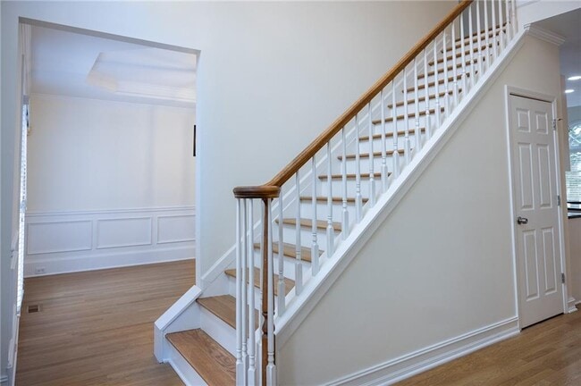 Photo - 1800 Riverglen Dr NW