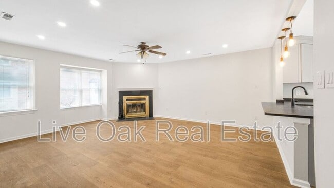 Photo - 519 W 20th St Unit APT 303