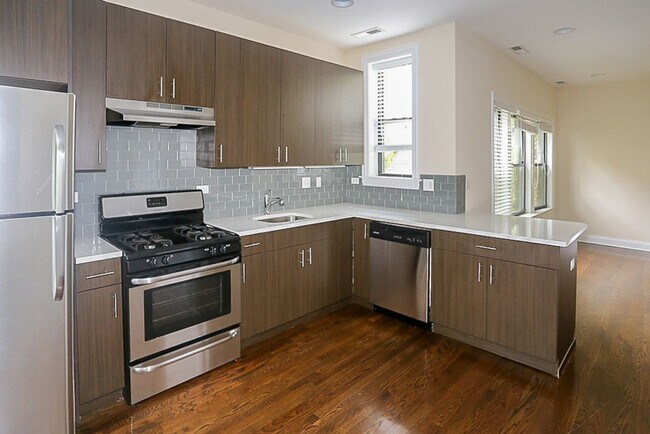 Photo - 3707 N Wilton Ave