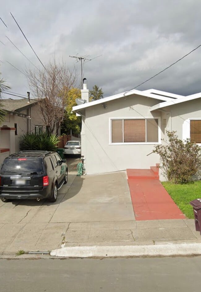 Photo - 1624 MacArthur Blvd Unit MacArthur Duplex
