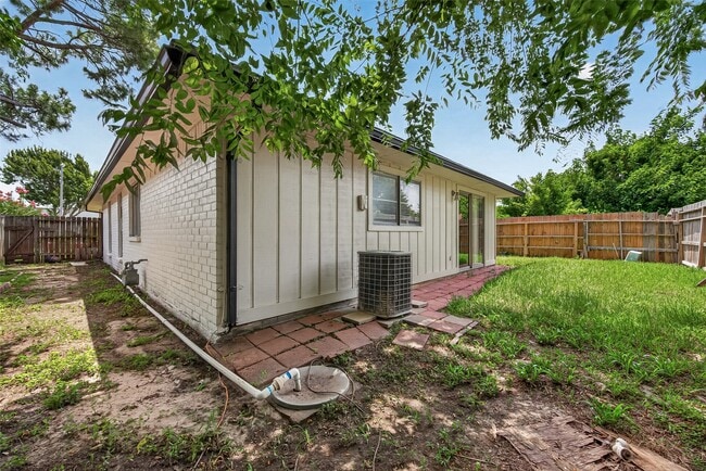 10814 Parkland Woods Dr