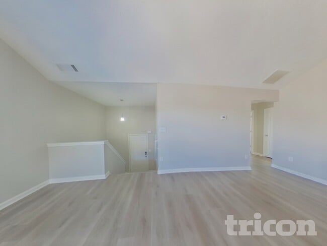 Photo - 225 Victoria Blvd