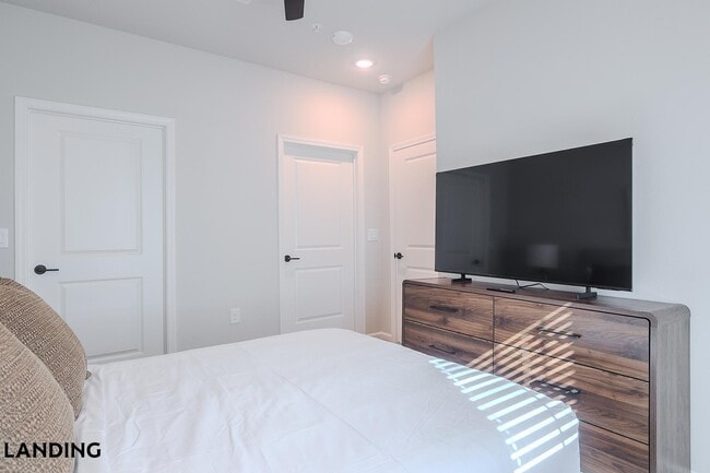 Photo - 1650 Harris Hill Rd Unidad 08-8305