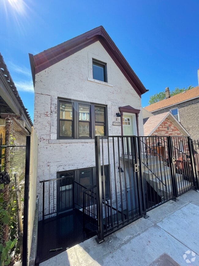 Building Photo - 2008 S Leavitt St Unit 1 Rental
