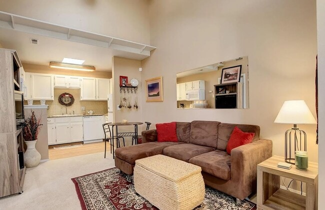 Building Photo - Charming 1BD/1BA Condo-Wheat Ridge, CO! Available 5/1!