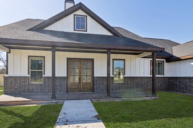 Building Photo - 1610 Newgulf Dr