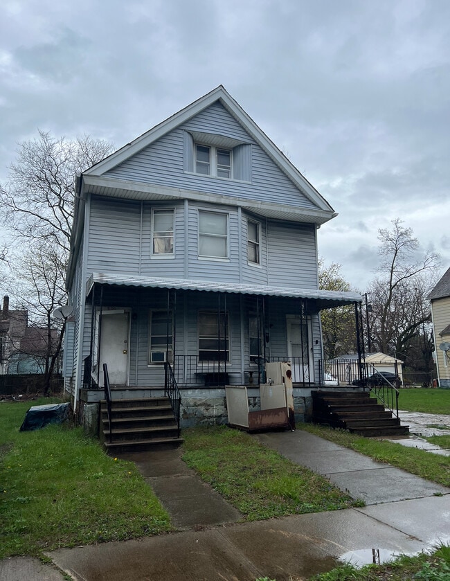 Building Photo - 7109 Lawnview Ave