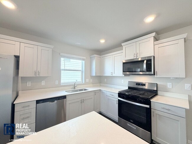 Photo - 2216 Trailside Dr NE