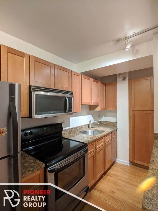 Photo - 4180 N Marine Dr Unit 104