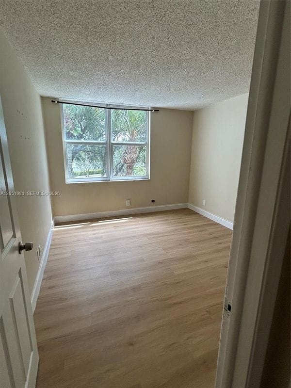 Photo - 9461 Evergreen Pl Unidad 303