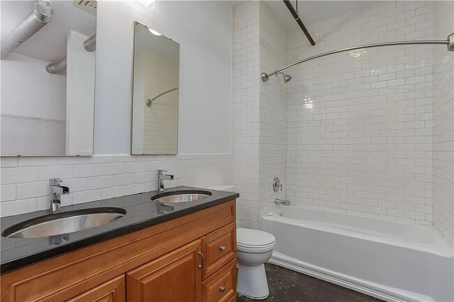 Photo - 87 Peachtree St SW