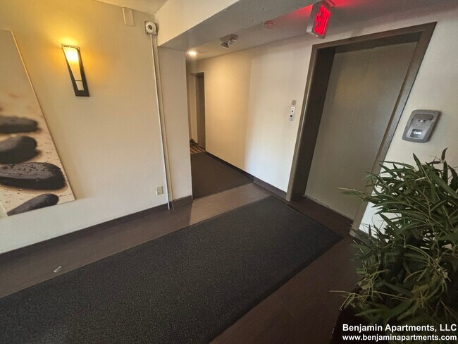 Photo - 94 Babcock St Unit 21