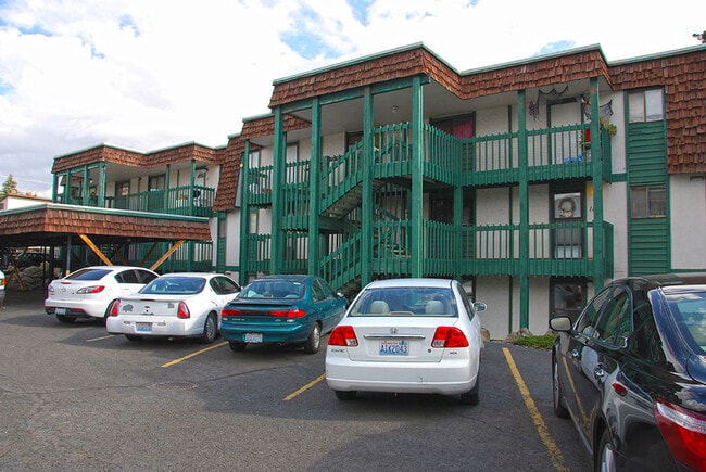 Photo - Spacious And Nicely Updated 2 bed 1 Bath Condo unit w/ full size laundry