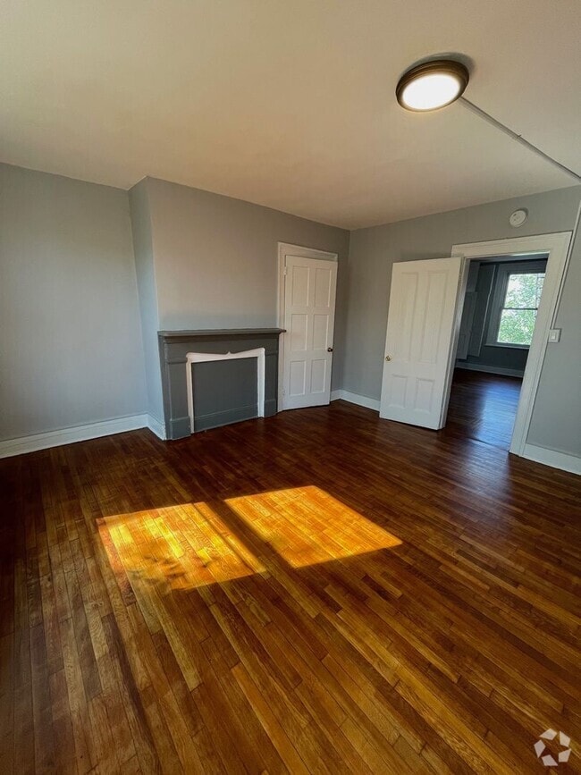 Building Photo - 151 Grand St Unit 3 Rental