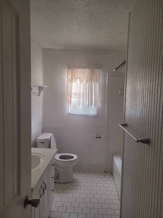 Photo - 9612 Westport Rd